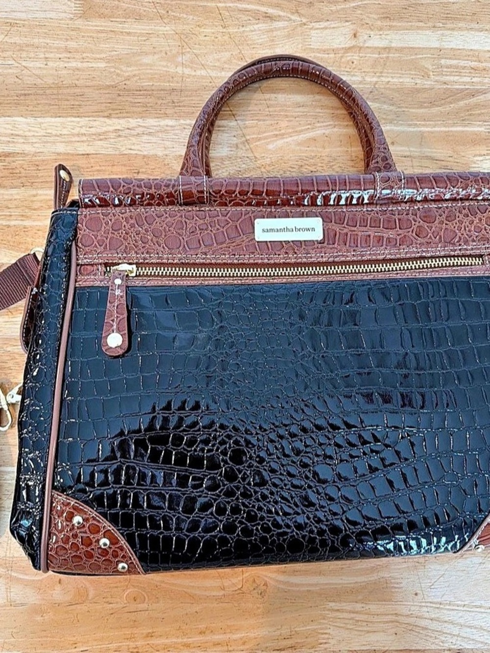Samantha Brown Croco-Embossed Dowel Travel Bag in Black & Brown